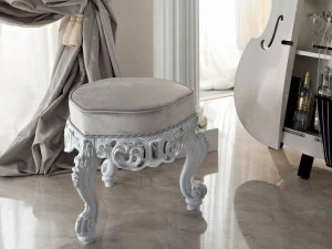 Modenese Gastone Мягкий пуф из ткани в классическом стиле Bella vita