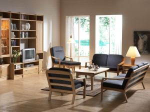 Кресло с подлокотниками