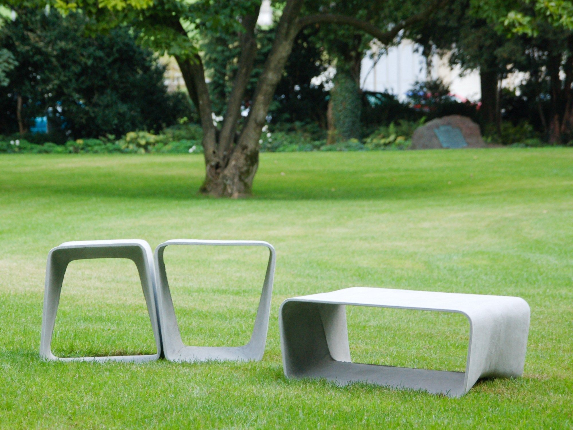 Бетонный низкий садовый столик SWISSPEARL дизайн ARCH-00066389 - Вид №2