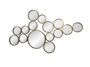 Настенное зеркало в рамке