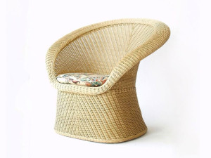 Кресло из ротанга с подлокотниками