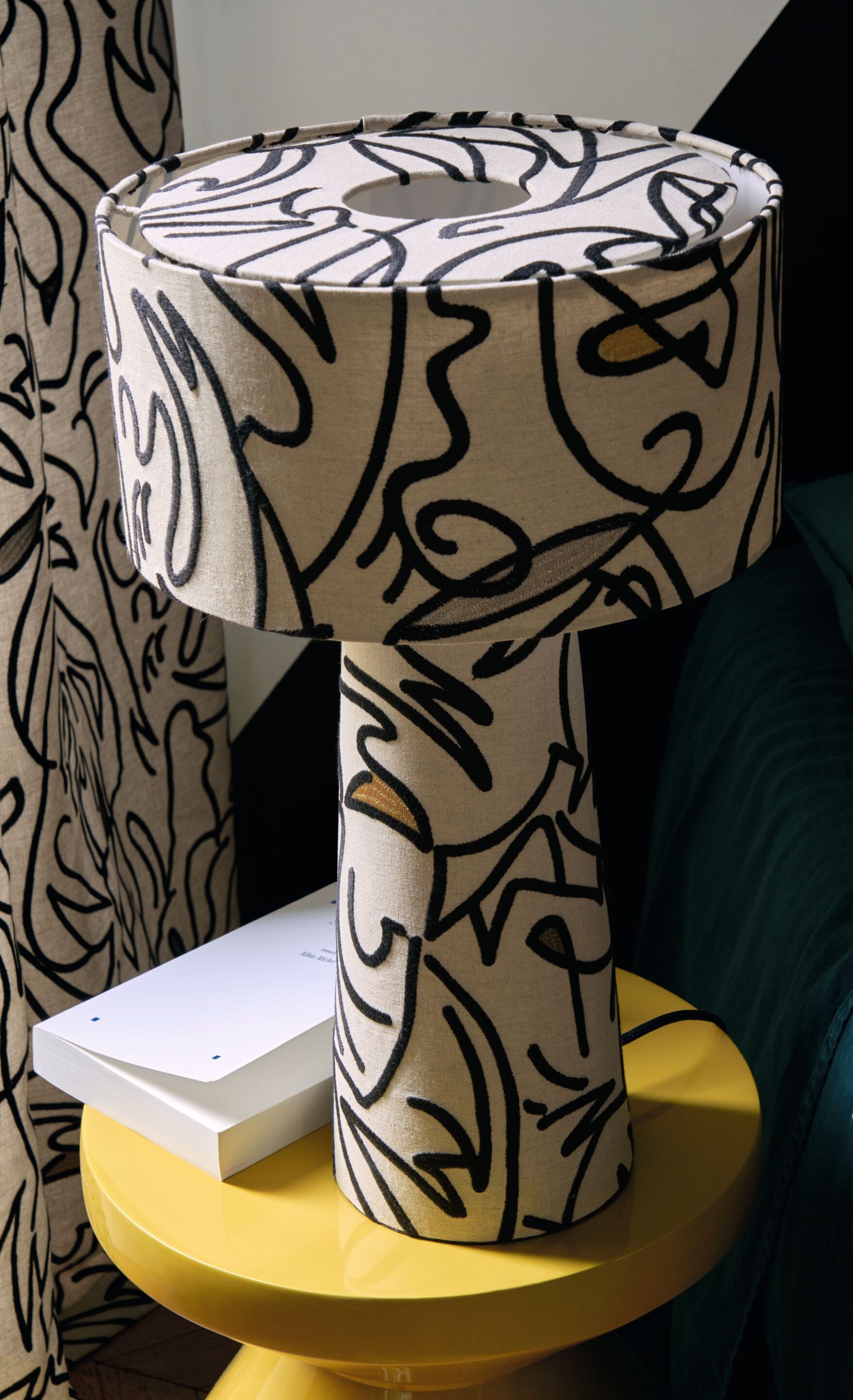 Вышитая ткань с графическим рисунком Casamance Arty ARCH-00041859 - Вид №2