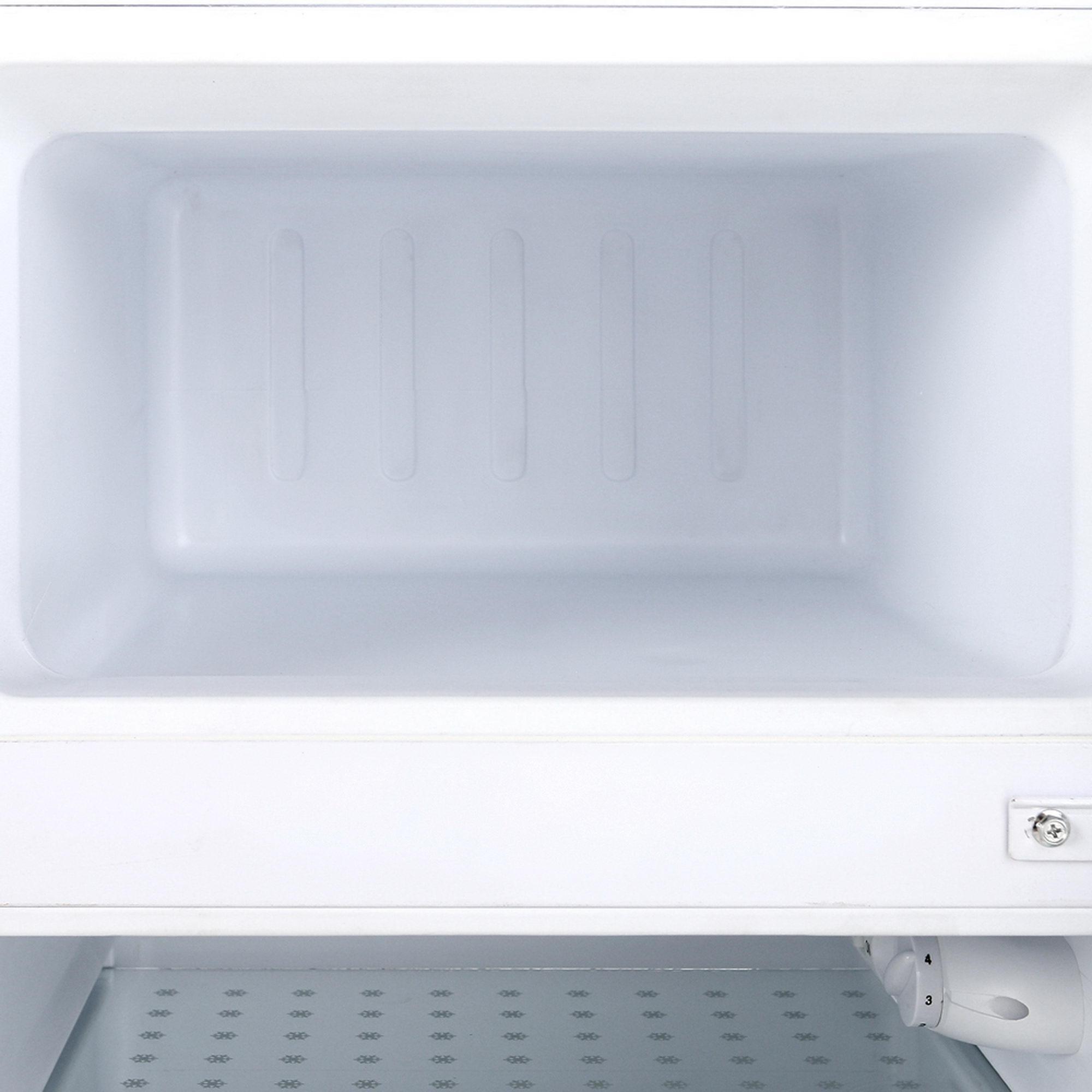 1023084 Холодильник компактный   Tesler RCT-100 белый STDN-0031973 - Вид №8