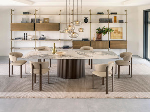 Стол с керамической столешницей и металлическим основанием