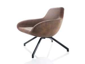 Кожаное кресло с подлокотниками