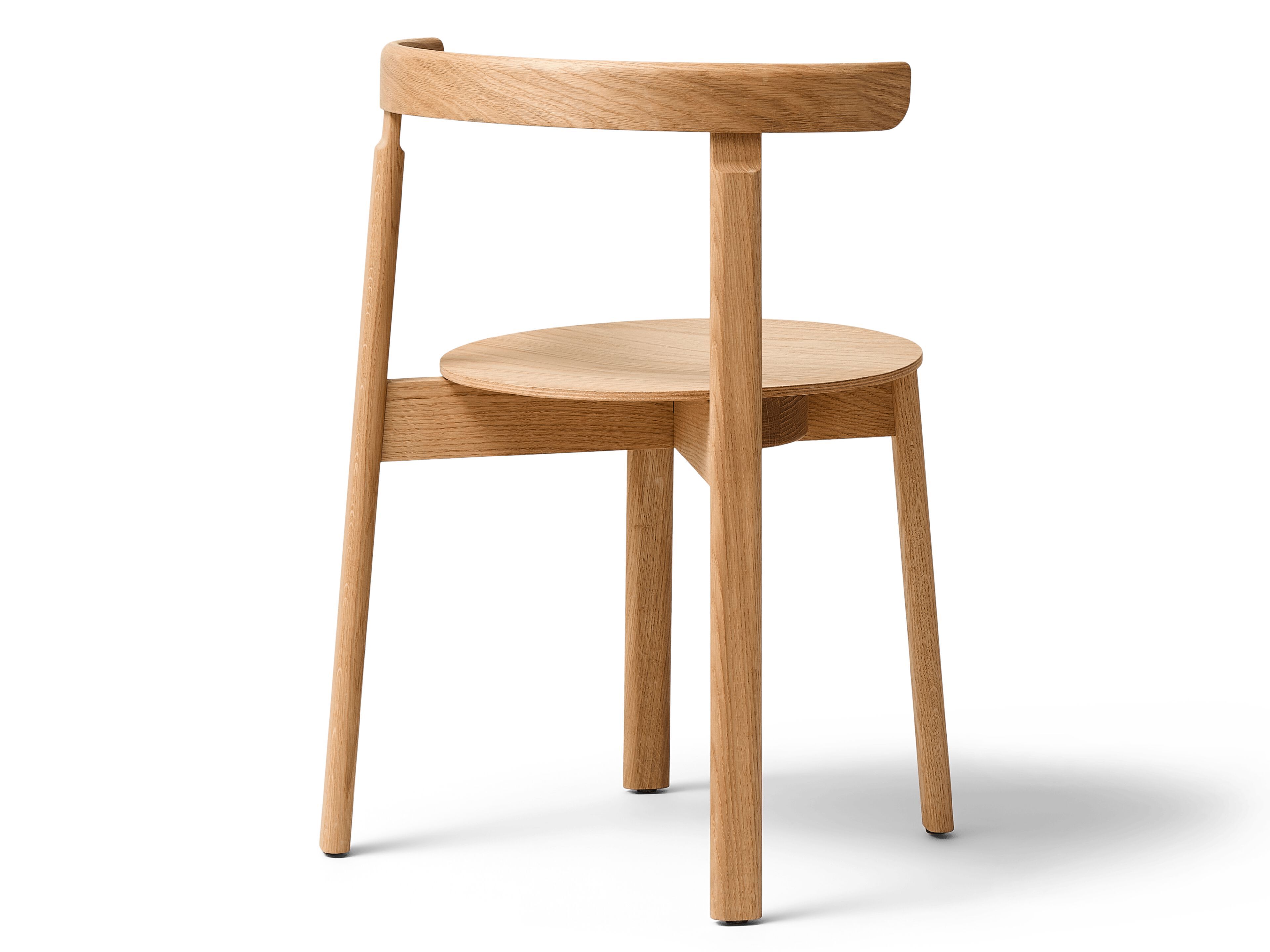 Штабелируемый стул из дуба с открытой спинкой Form & Refine Lunar ARCH-00138732 - Вид №3