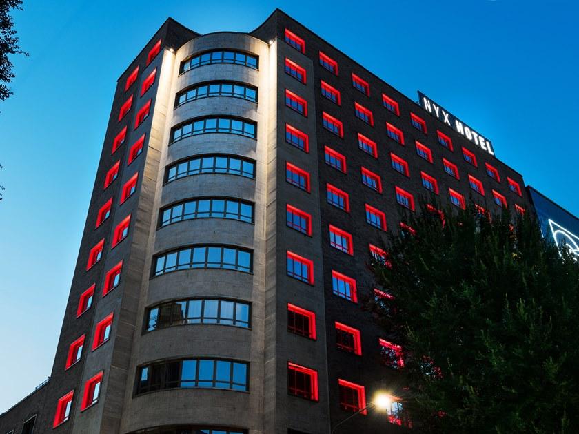 Linea Light Group Светодиодный проектор для улицы из поликарбоната Arcada sun-id-1412007 - Вид №1