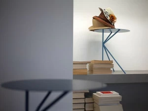 MEMEDESIGN Круглый журнальный столик на контракт