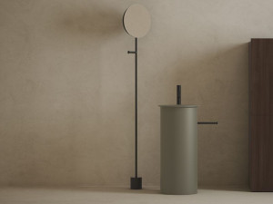 Круглое напольное зеркало для ванной комнаты