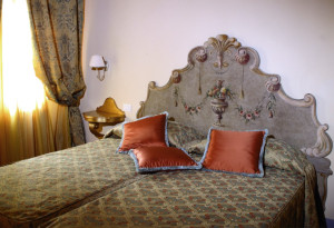 Testata letto decorata Bianchini&Capponi LETTI SU MISURA