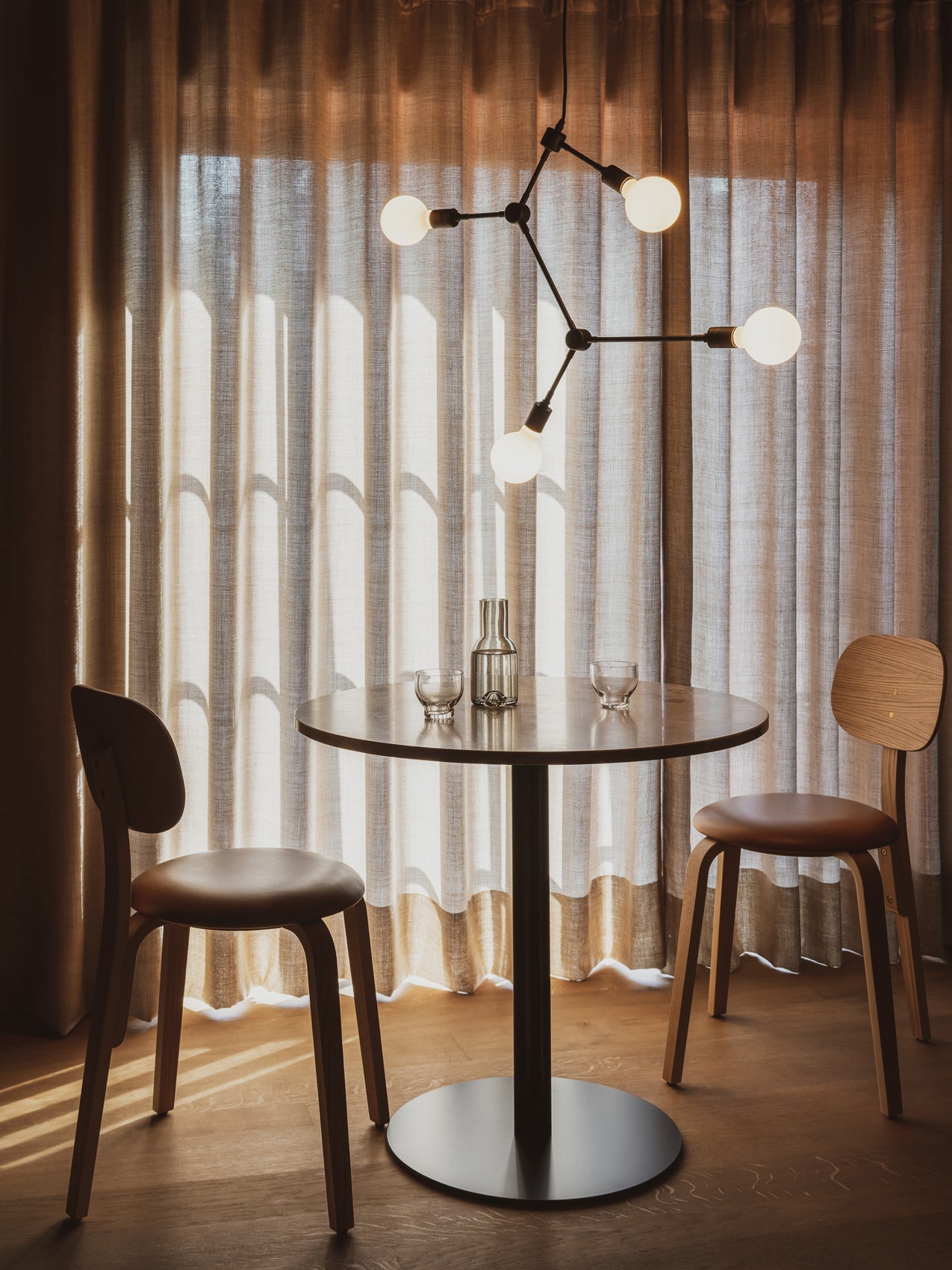 5709262043019 Afteroom Plus, Обеденный стул на деревянной основе, обитый LuceLight  - Вид №5