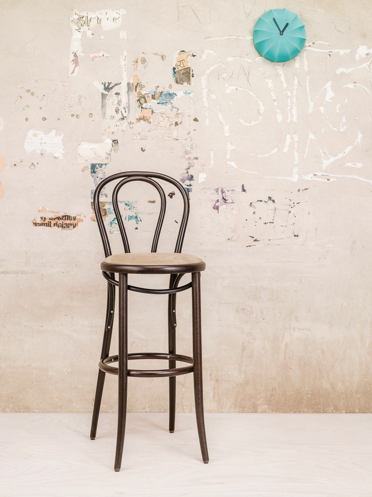 Высокий деревянный стул с мягким сиденьем TON N° 18 ARCH-00116390 - Вид №2