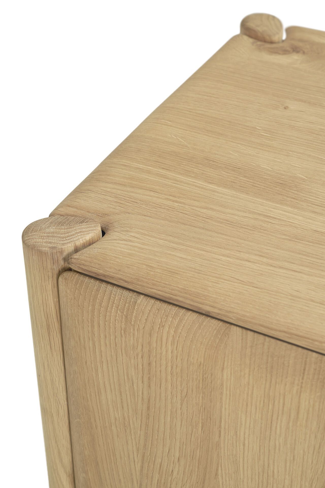 Шкаф из дуба с распашными дверцами Ethnicraft PI ARCH-00020493 - Вид №3
