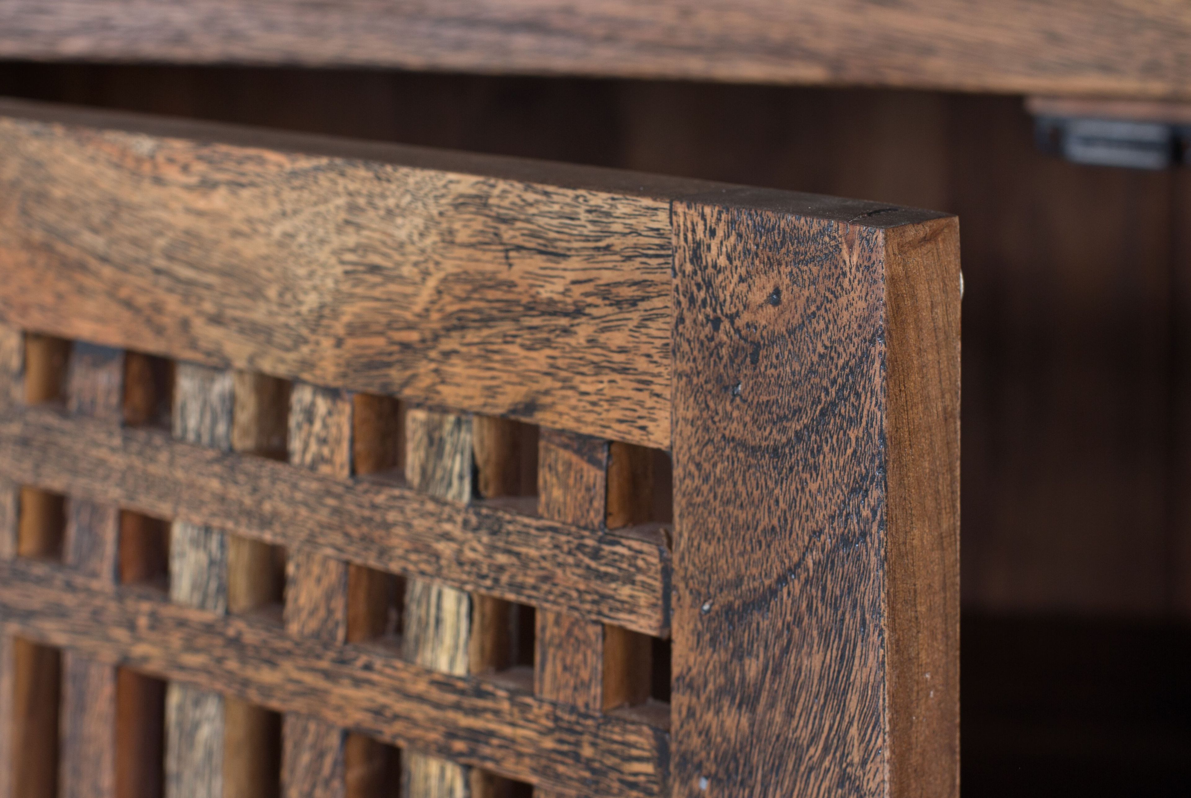 Шкаф из акации с распашными дверями Giner y Colomer Tropicana ARCH-00058464 - Вид №3