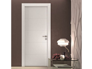 Лакированная распашная дверь