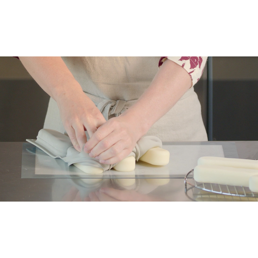 25.275.13.0065 Набор из 2 силиконовых форм для приготовления эклеров pop eclair Silikomart  - Вид №5