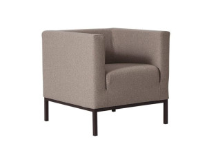 Кресло с подлокотниками