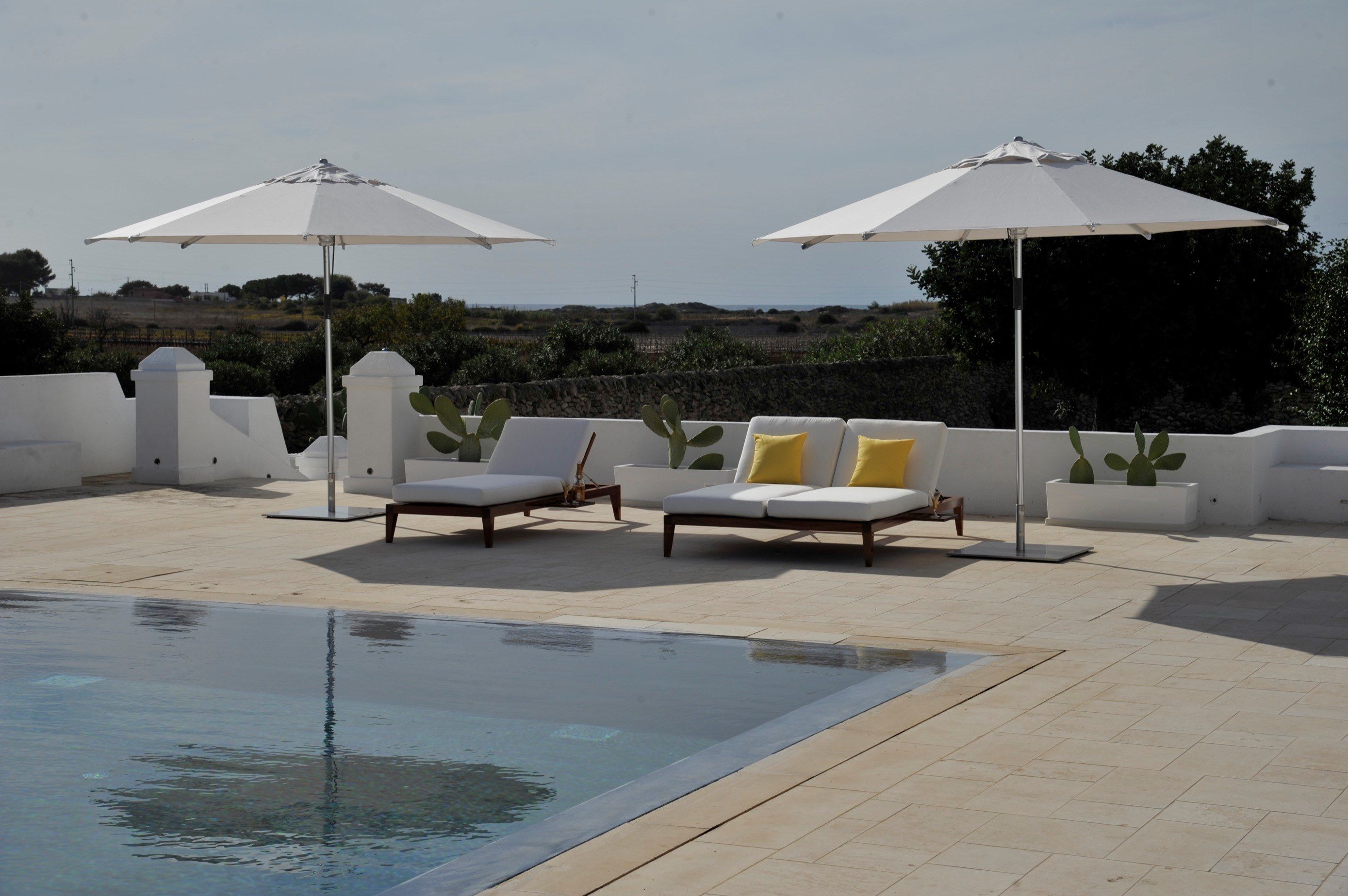 Садовая кровать из красного дерева и акриловой ткани Unopiù C'est la vie ARCH-00100166 - Вид №8