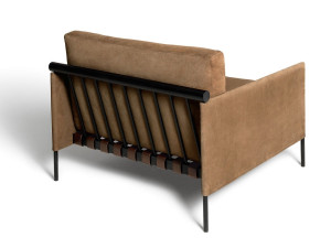 Кресло с подлокотниками