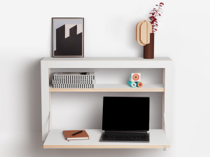 Фанерный подвесной письменный стол с откидными дверцами