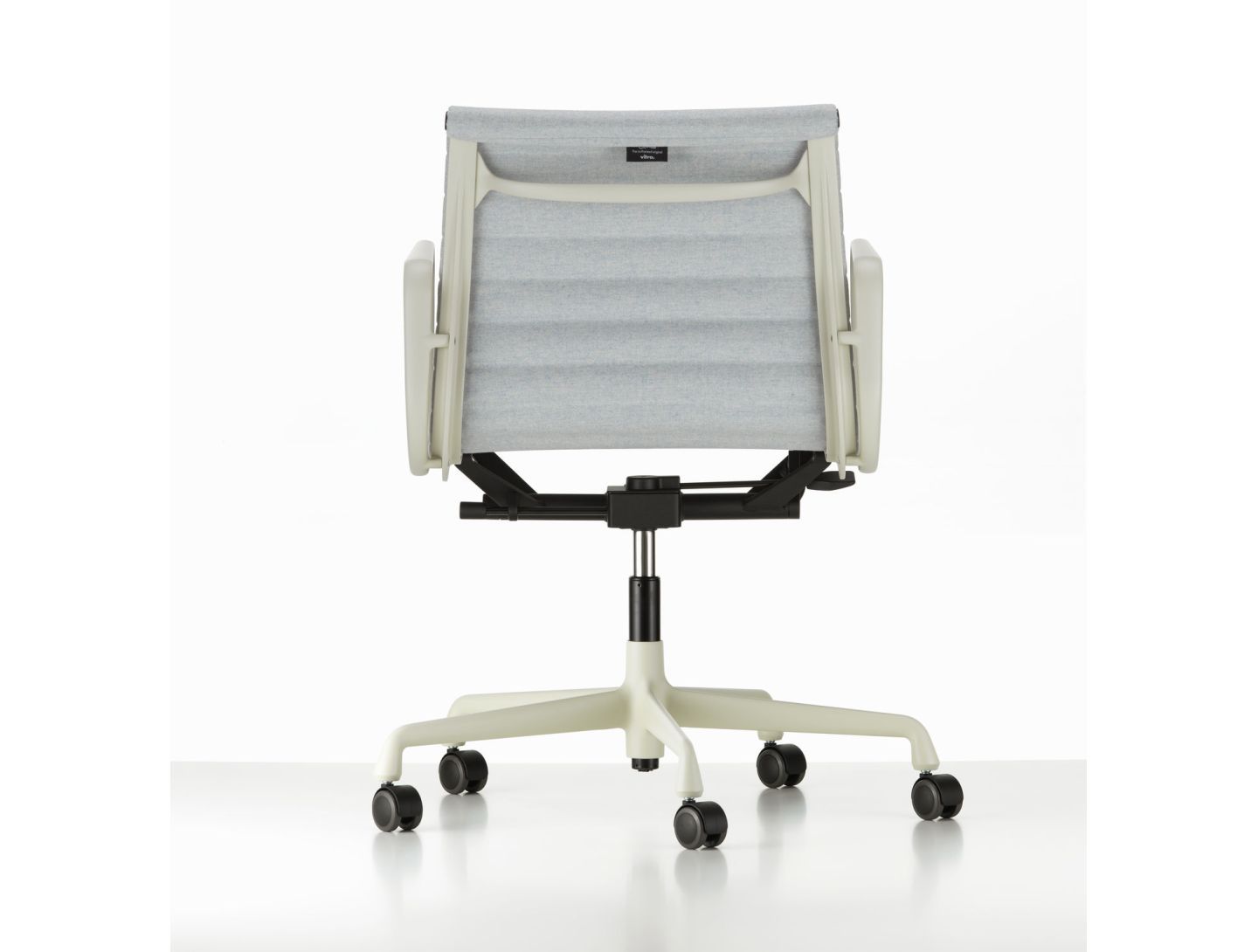 Кожаный поворотный операционный офисный стул с подлокотниками VITRA Eames Aluminium Group ARCH-00047211 - Вид №33
