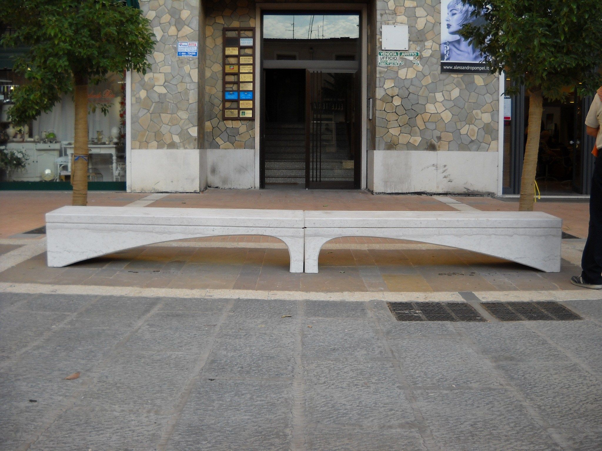 Скамья из камня Apricena Viscio Urban Design Onda ARCH-00104355 - Вид №1