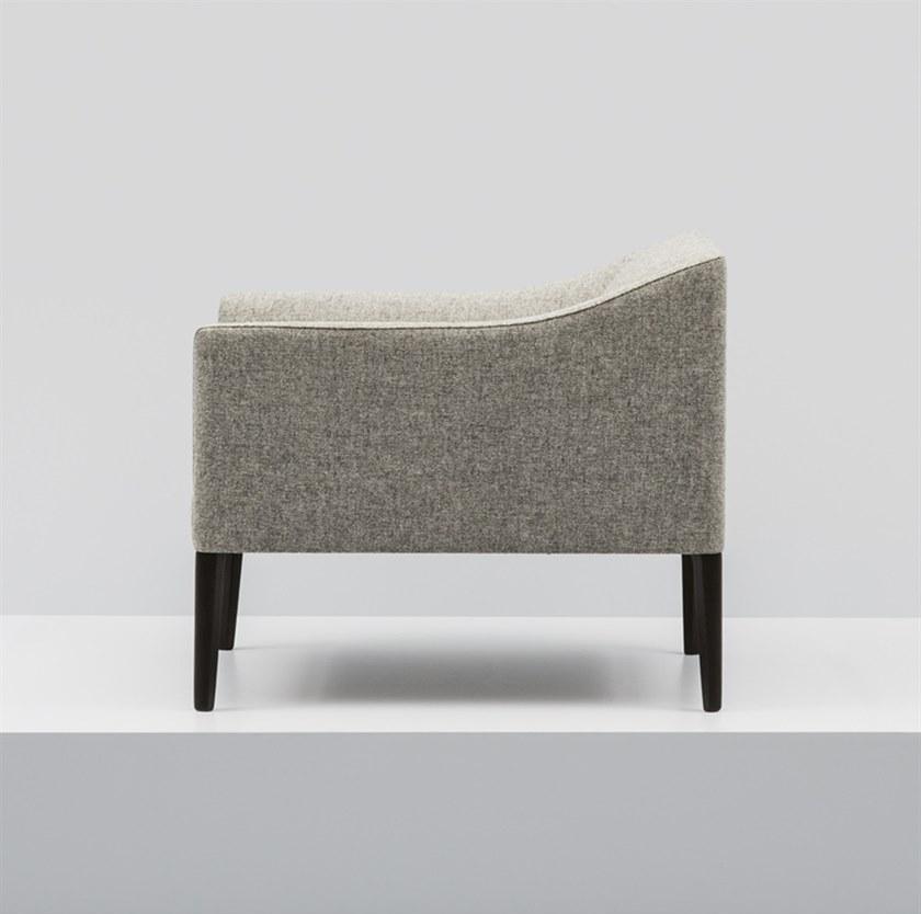 Andreu World Кресло из ткани с подлокотниками Couvé Bu1277 - Вид №4