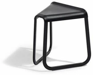 Desalto Штабелируемый табурет из полиуретана на салазках