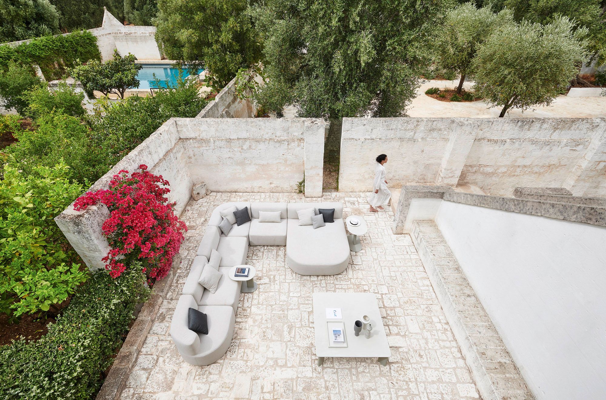 Алюминиевый и деревянный квадратный садовый стол Varaschin плинтус ARCH-00152045 - Вид №4