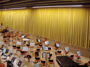 Моторизованный алюминиевый рельс для завитых штор