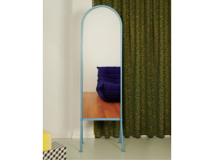 Напольное зеркало в раме из кованого железа