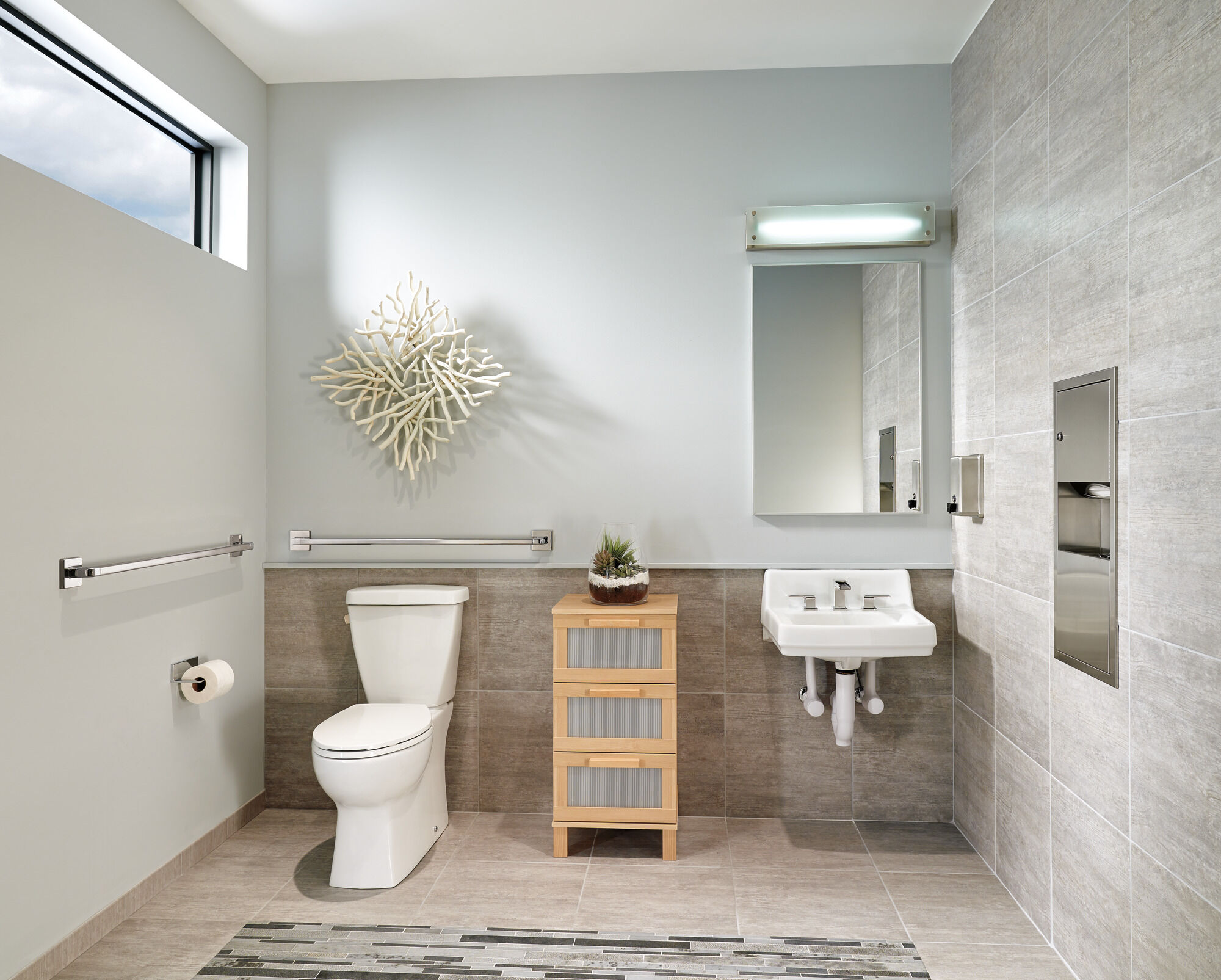 36-дюймовый угловой современный декоративный поручень ADA Delta Faucet 41936-PN - Вид №2