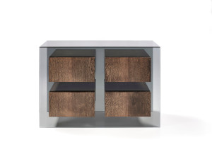 Деревянный и стеклянный комод