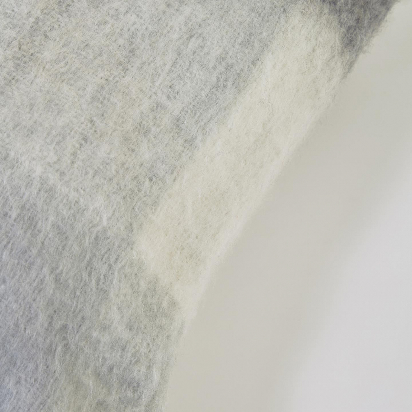 108427 Чехол для подушки в бело-серую клетку 45 x 45 см La Forma Catarina  - Вид №1