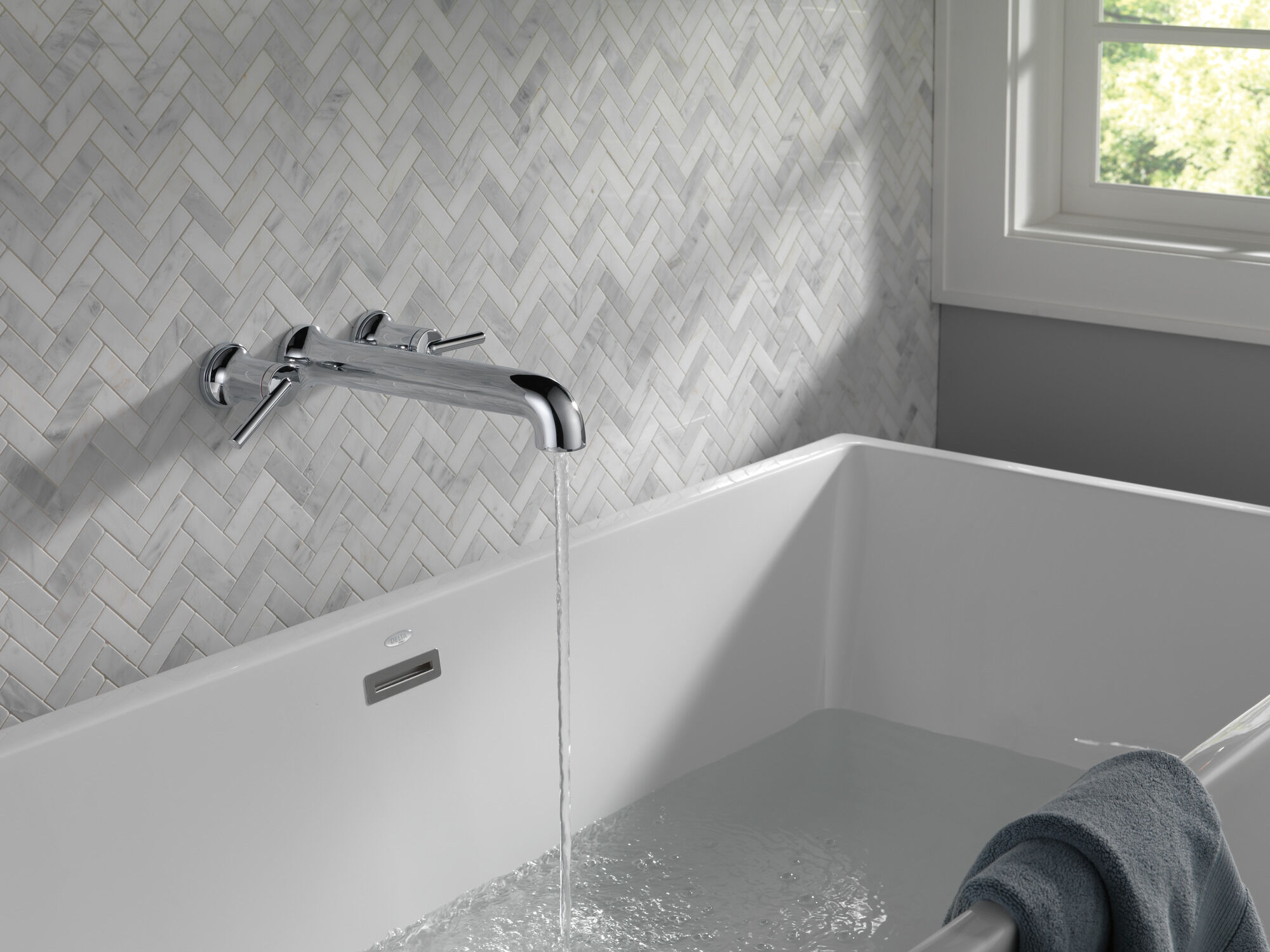 T5759-WL Настенный наполнитель ванны Delta Faucet Contemporary Хром - Вид №1