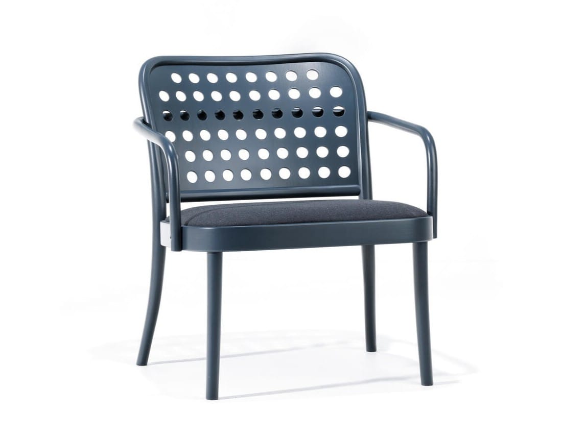 Деревянное кресло с подлокотниками с мягким сиденьем TON 822 ARCH-00035643