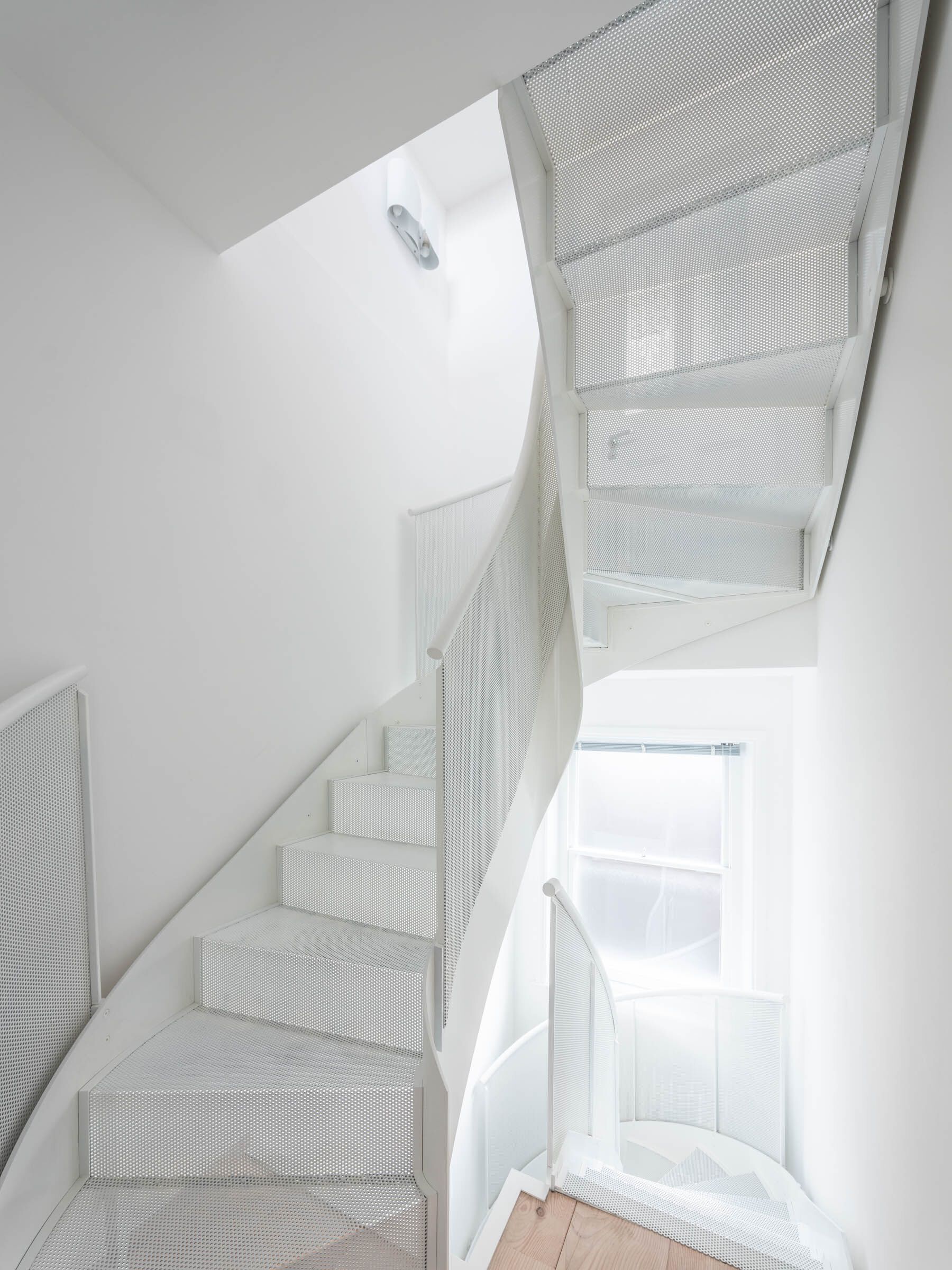 Лестница из перфорированного листового металла Siller Treppen INDUSTRIAL DESIGN ARCH-00036559 - Вид №1