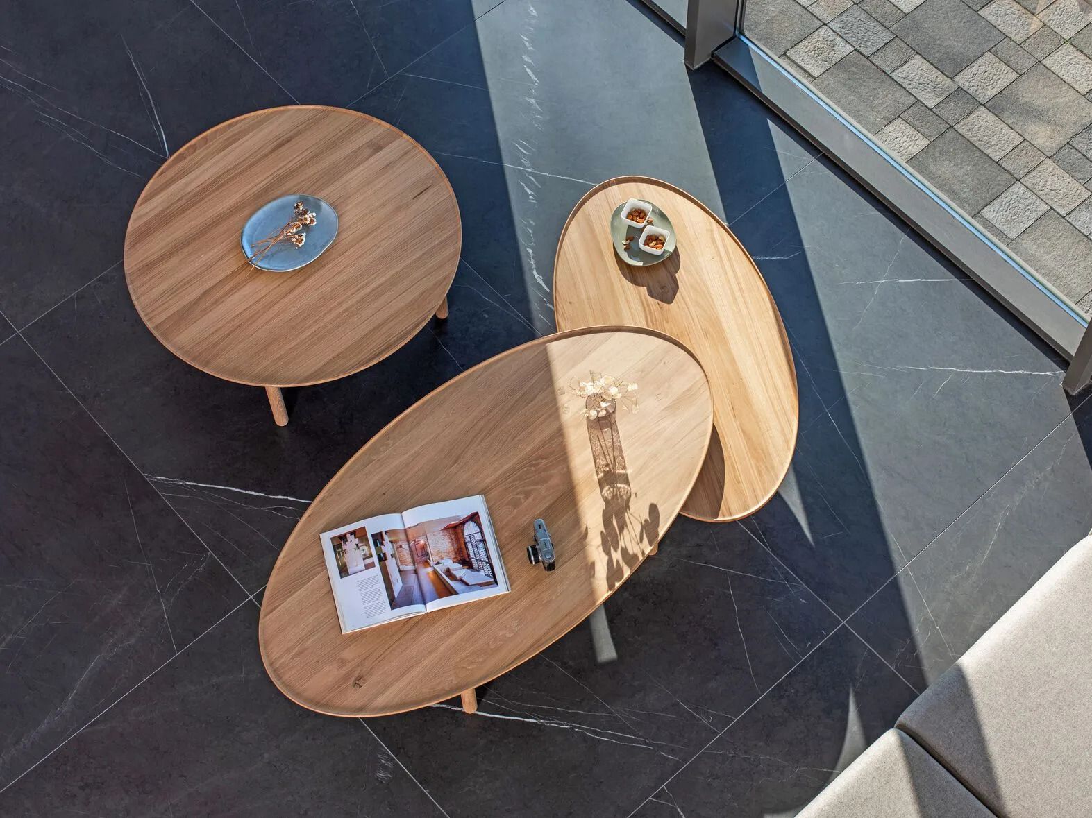 Овальный журнальный столик из дуба Gazzda Mu ARCH-00151248 - Вид №6