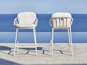 Высокий садовый стул