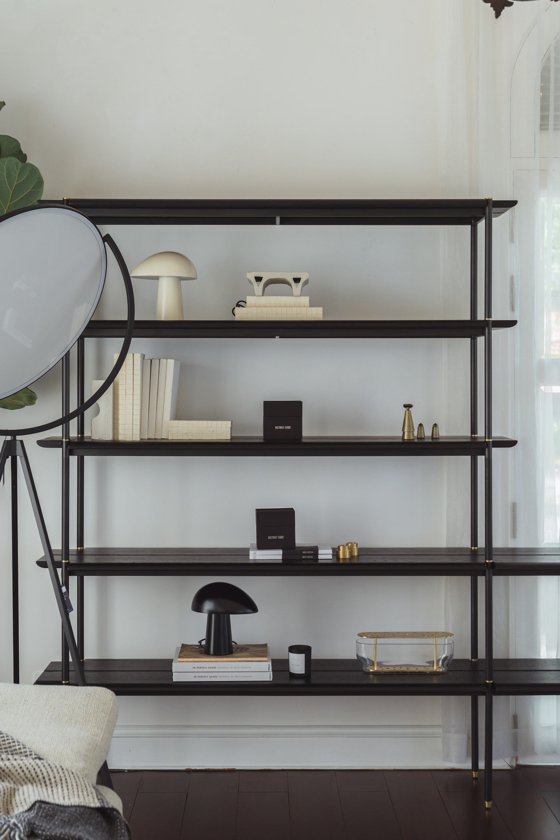 Стальная и деревянная скамья District Eight Укладка ARCH-00140767 - Вид №7