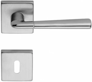 LINEA CALI' Классическая латунная ручка на розетке с замком Tess