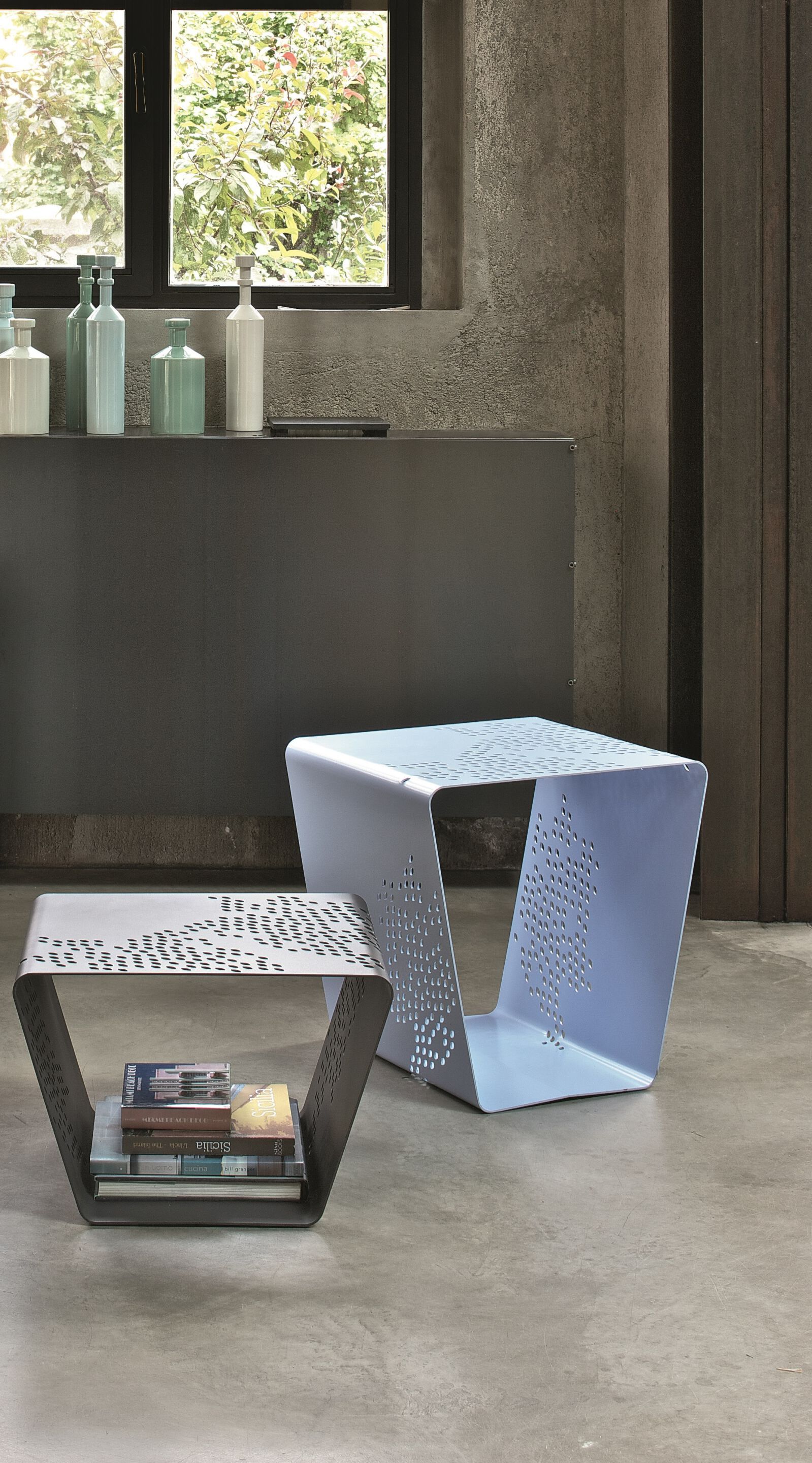 Низкий стальной журнальный столик Bontempi Casa PATTERN ARCH-00076253