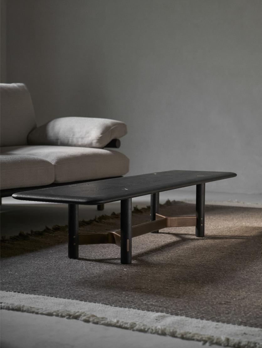 District Eight Низкий прямоугольный журнальный столик из дуба Stilt M1007-r  - Вид №1