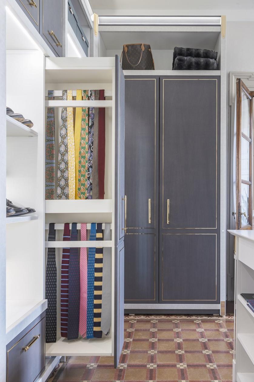 Martini Interiors Гардеробная из дуба со встроенной подсветкой на заказ Essenza sun-id-1504495 - Вид №8