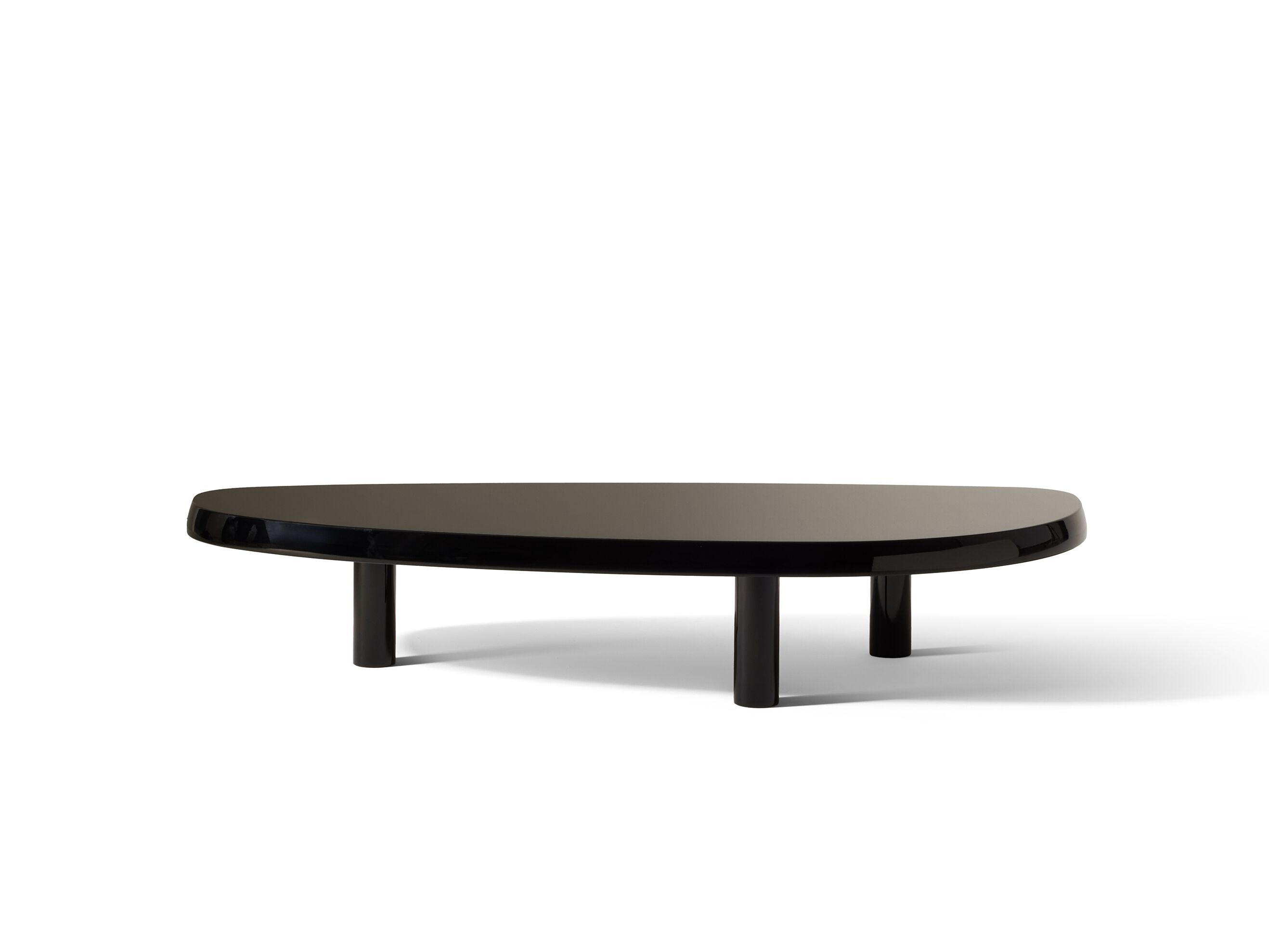 Низкий журнальный столик из массива дерева CASSINA TABLE BASSE EN FORME LIBRE ARCH-00073647 - Вид №1