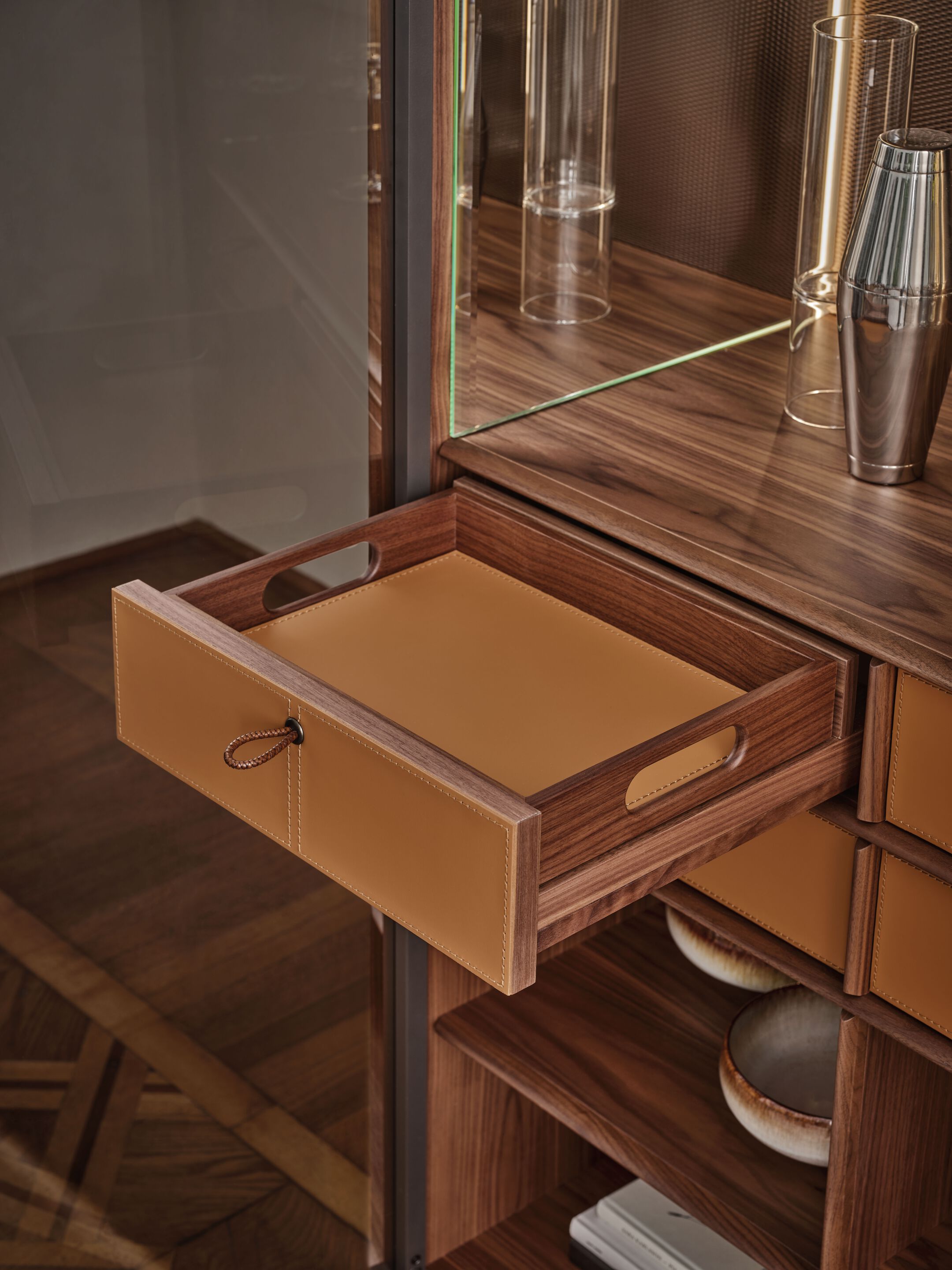 Шкаф из орехового дерева со встроенным освещением Porada двадцать четыре ARCH-00107630 - Вид №4