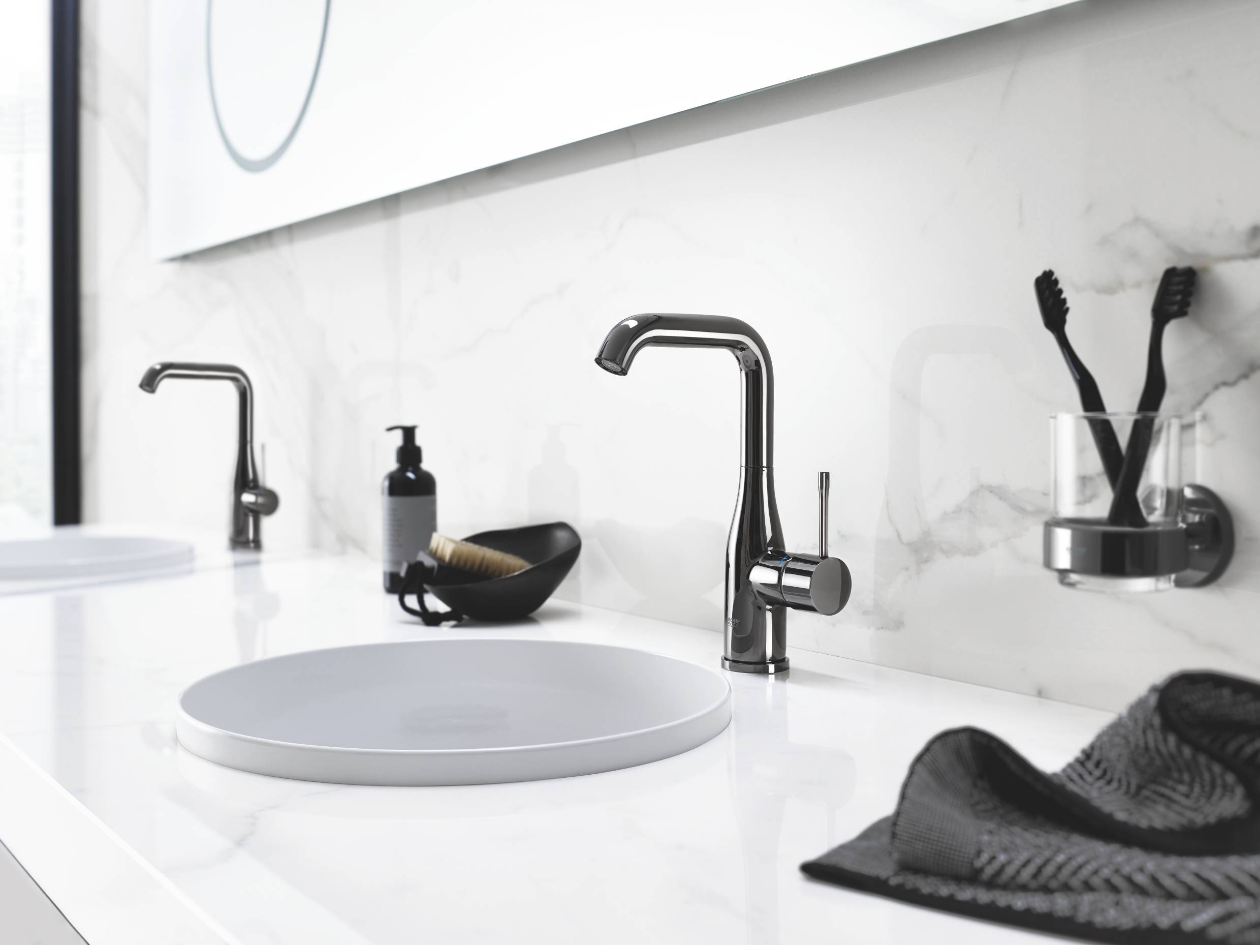 Смеситель для раковины GROHE Essence New с донным клапаном, L-Size, темный графит глянец (32628A01) - Вид №6
