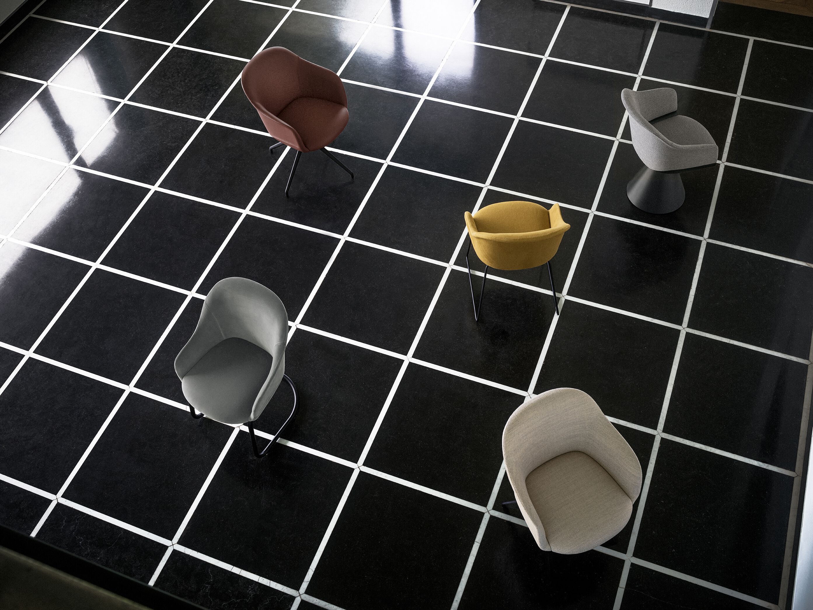 Мягкое тканевое вращающееся кресло с подлокотниками Potocco Lyz ARCH-00043914 - Вид №1