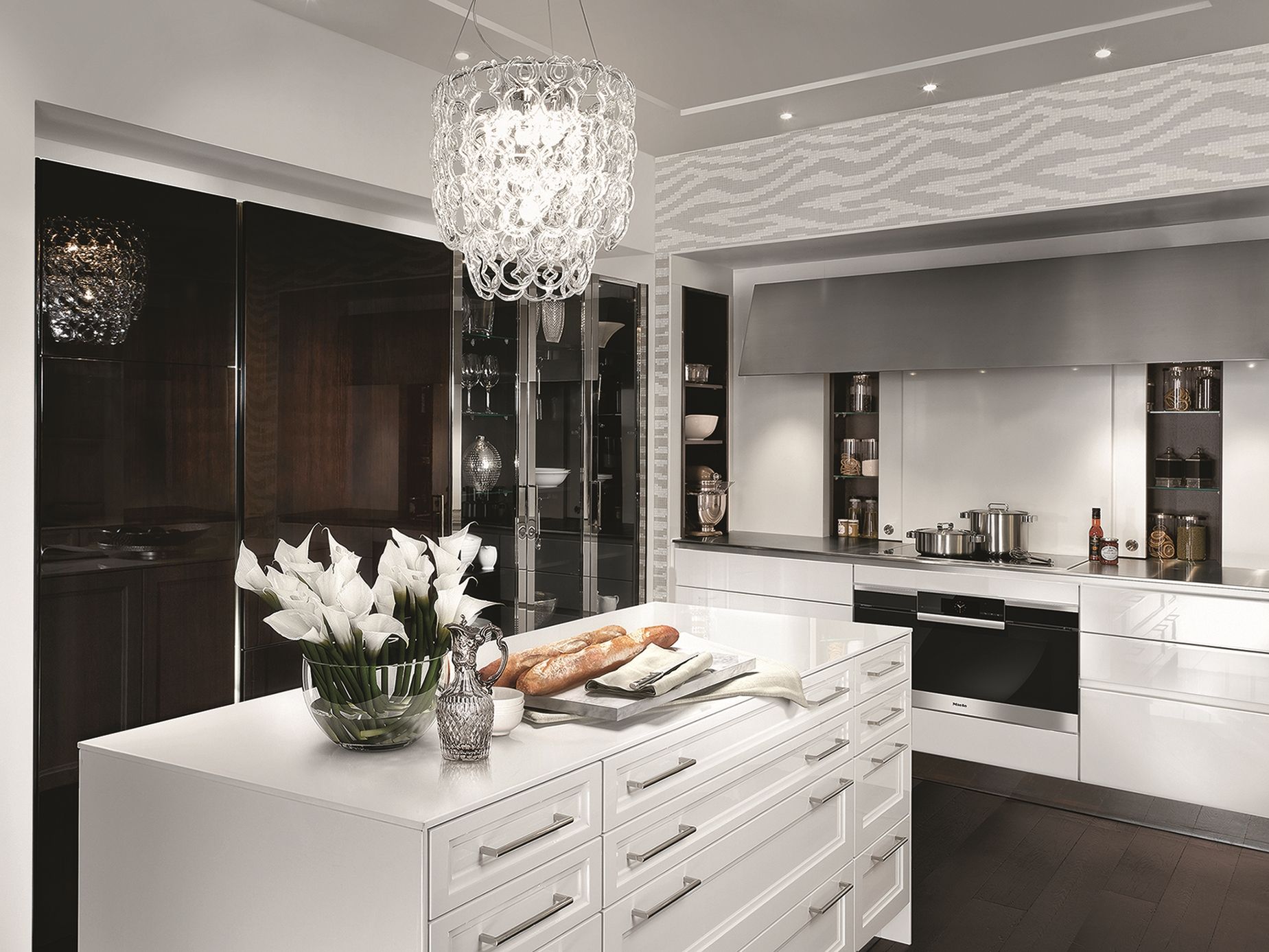 Лакированная кухня с зоной колонн из глянцевого черного дерева / стекла SieMatic SieMatic CLASSIC - SE 2002 BA ARCH-00066205