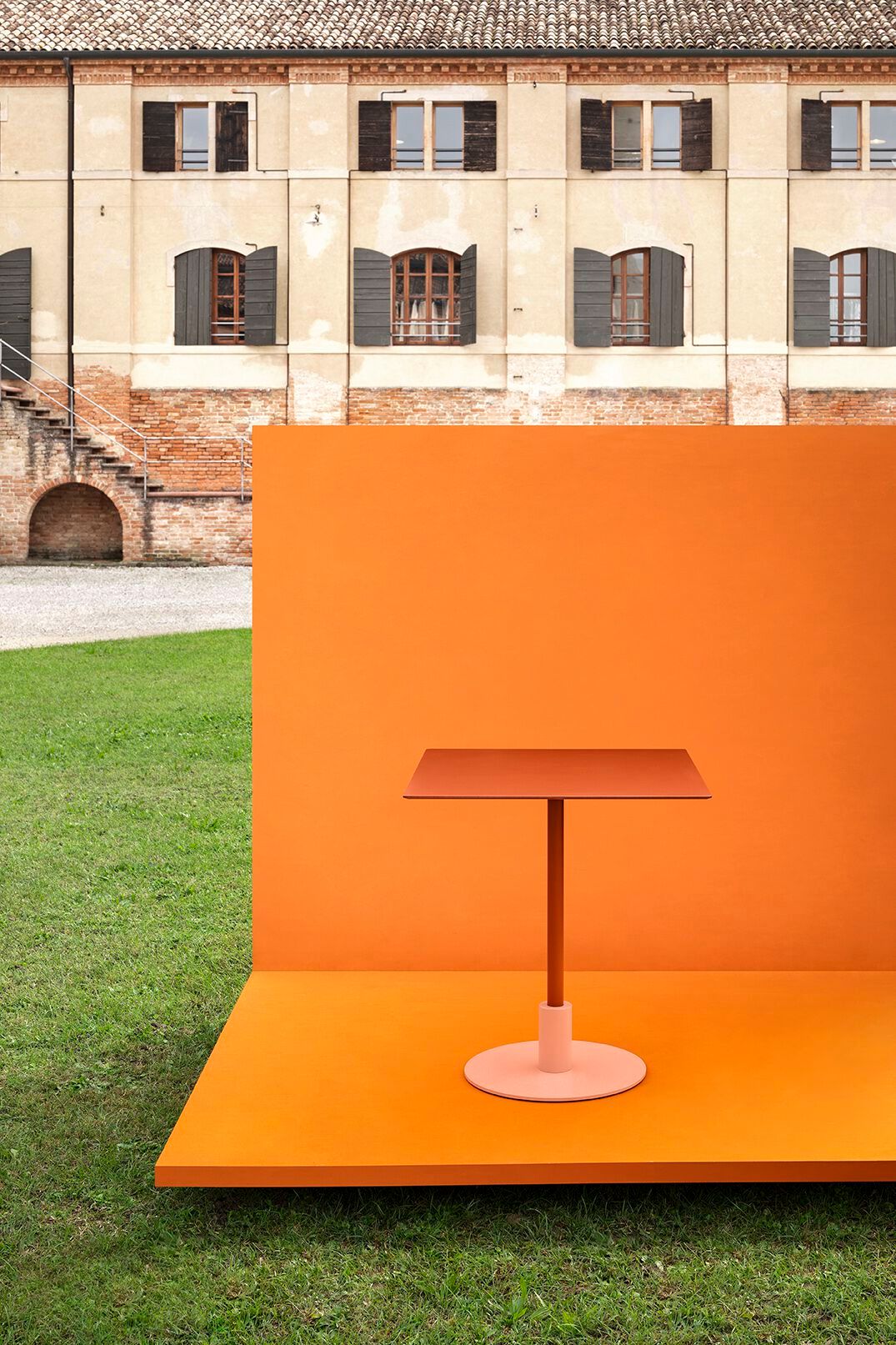 Окрашенный металлический стол для контракта TrabA' ECHO ARCH-00119686 - Вид №13